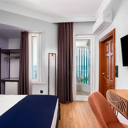 M.c.a Marquis Otel 3*