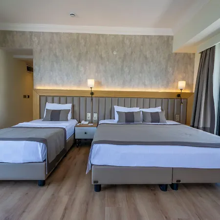 Otel M.c.a Marquis Alanya