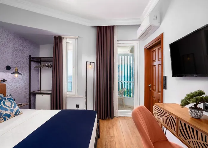 M.c.a Marquis Hotel 3*